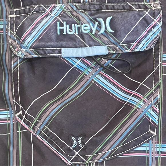 HURLEY Men’s Plaid Swim Trunks - Picture 7 of 8
